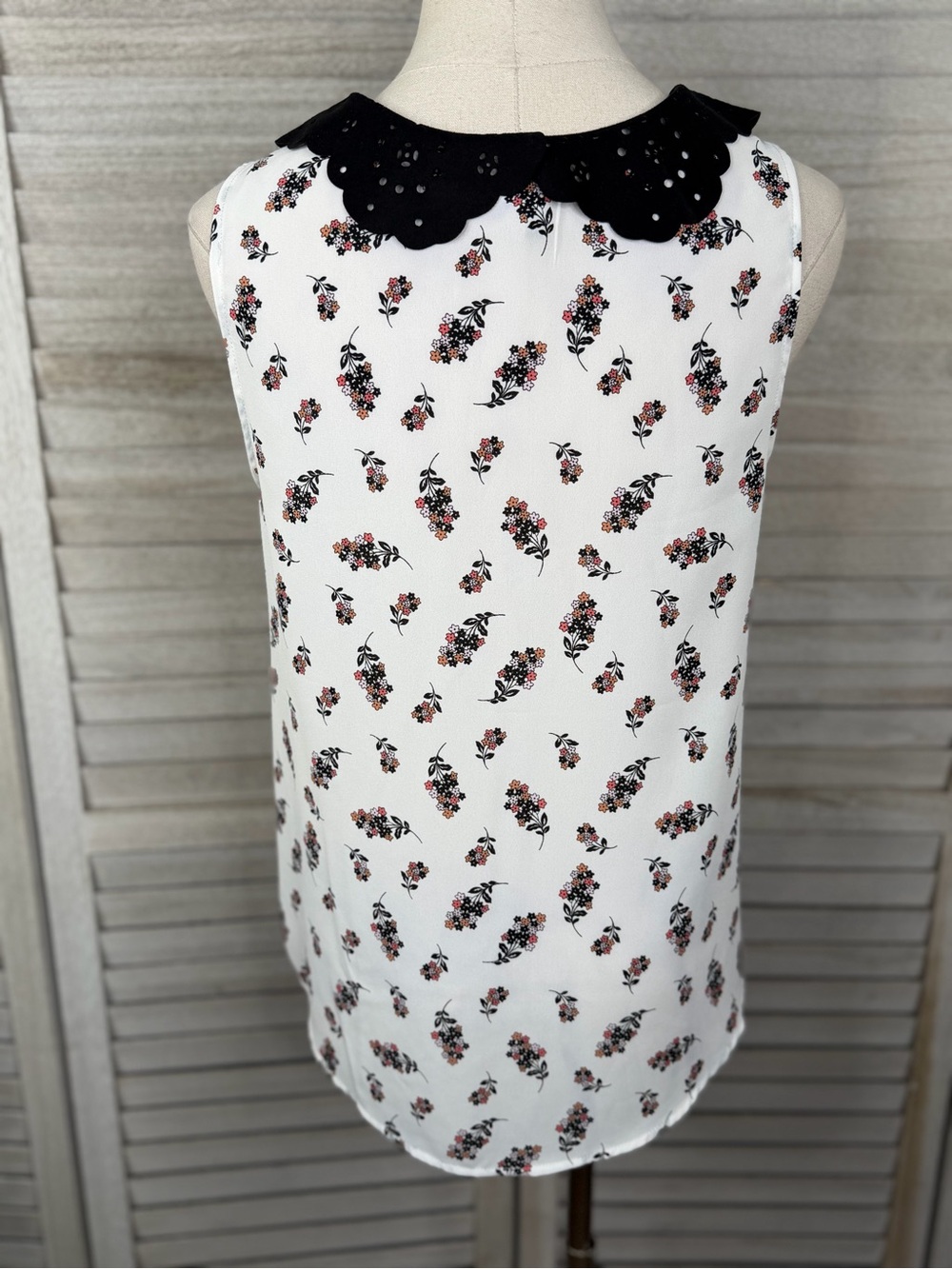 LAUREN CONRAD Coquette Cowgirl Cottage Floral Tank Top w Scalloped Collar-Small - Picture 3 of 3
